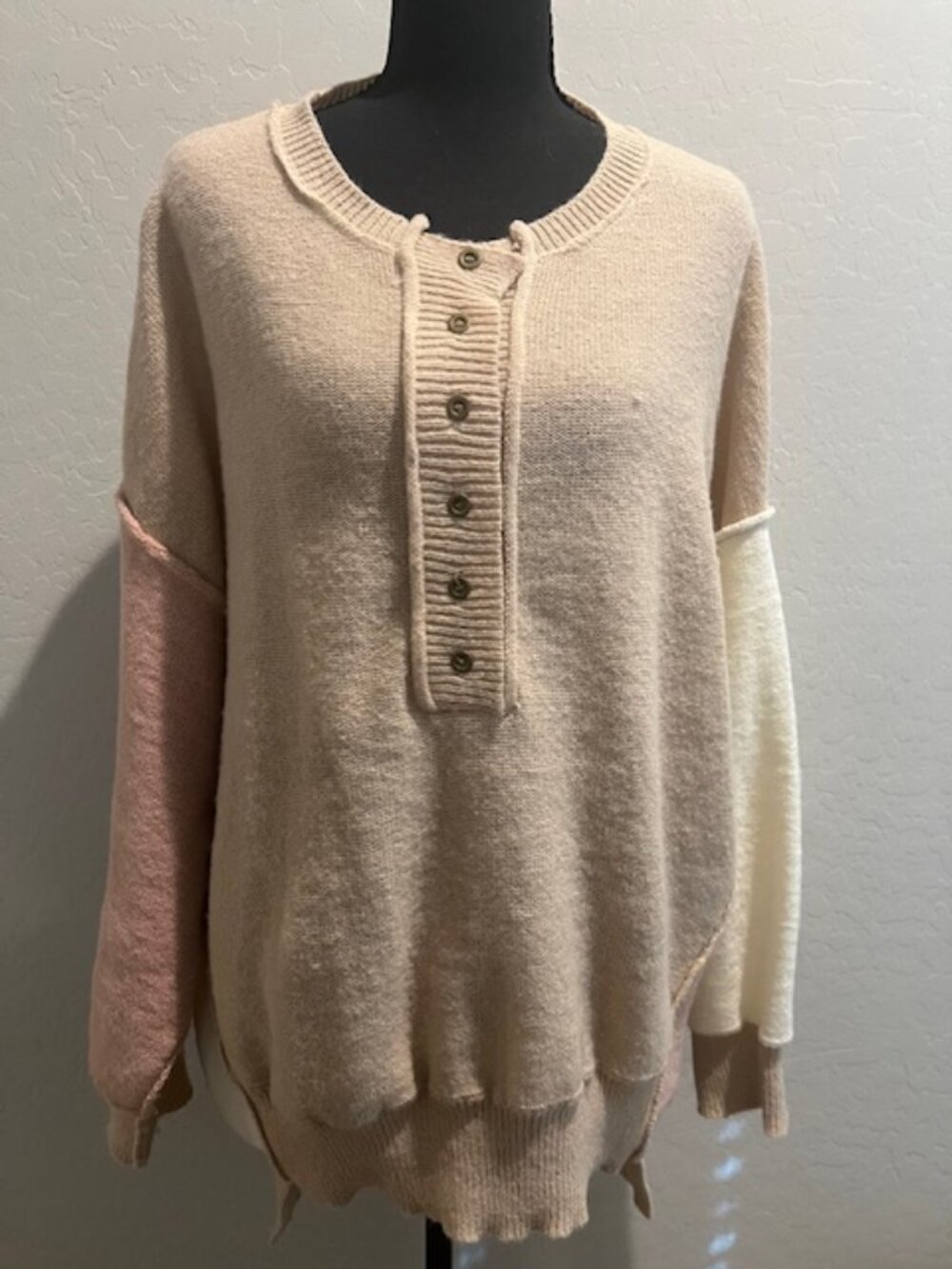 Peach Love California NWOT Oversized Colorblock Knit Sweater, Large